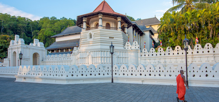 Sri Lanka tour package - Kandy- Temple of the tooth